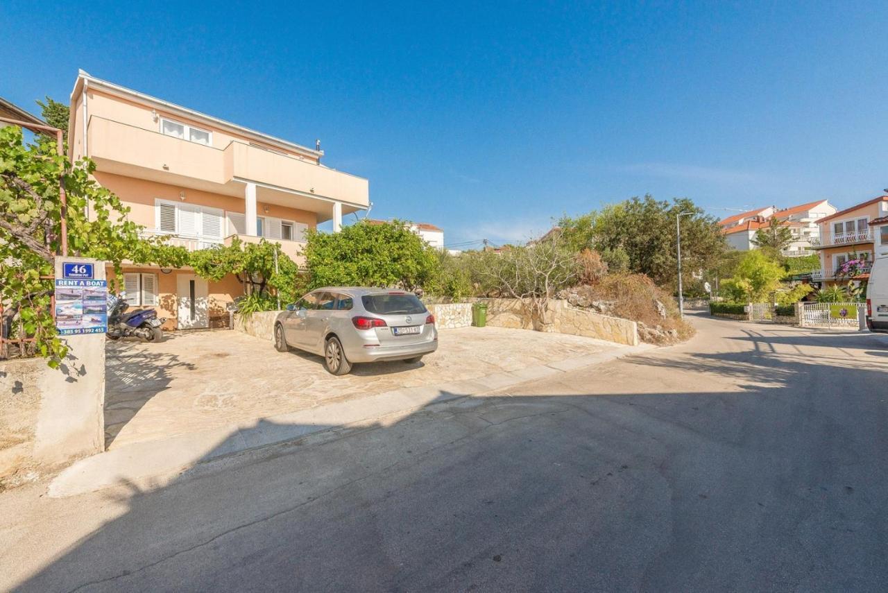 Apartments Tonci Og Okrug Gornji Exterior photo
